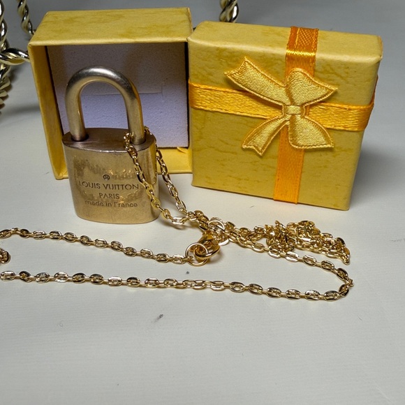 Louis Vuitton Gold Padlock Key Holder with gold tone chain!!!! - Picture 3 of 5